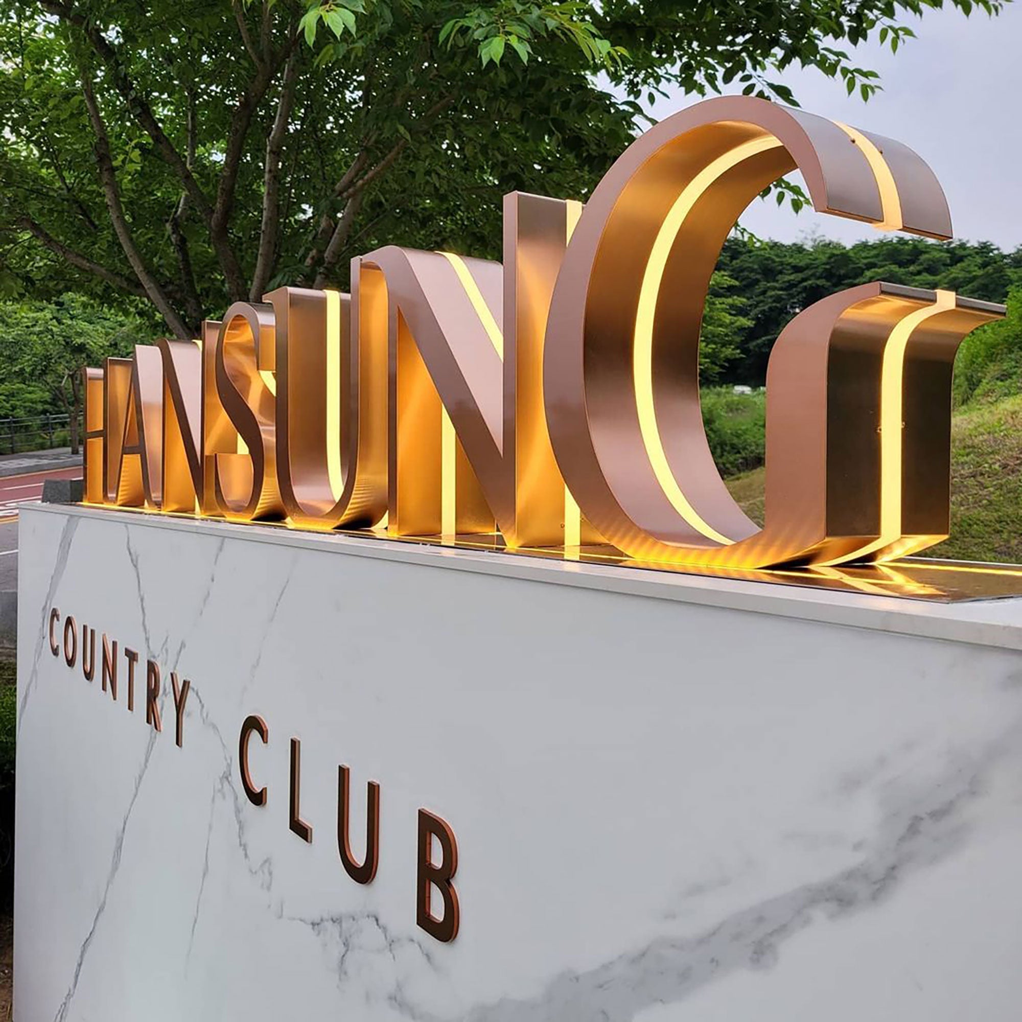 Exterior Acrylic Channel LED Letters LED neon sign by NeonCS